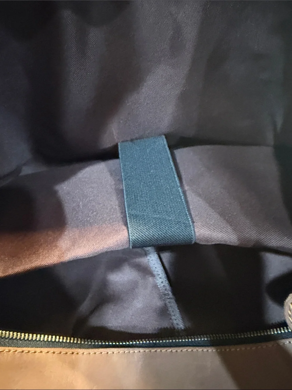 Classic Brown Leather Duffel Bag with Shoulder Strap